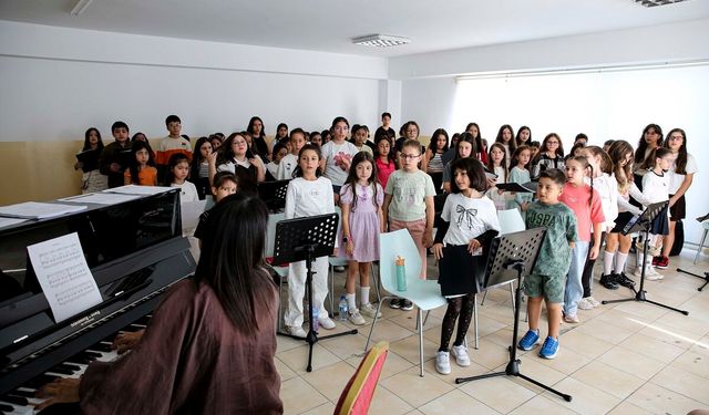 Ankara’da çocuk korosu ilk dersini gerçekleştirdi: 65 çocuk müzikle buluştu