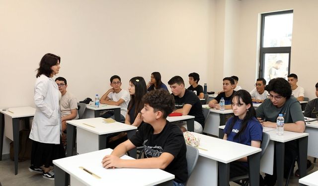 Yenimahalle’de eğitim dönemi başladı: 3 bin öğrenci ders başı yaptı