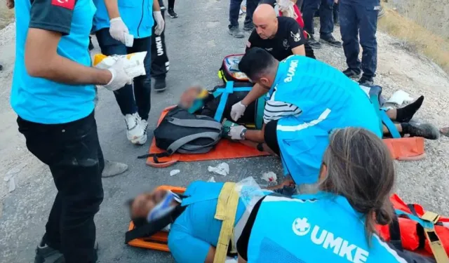 Elazığ’da minibüs uçuruma yuvarlandı: 5'i ağır 13 yaralı