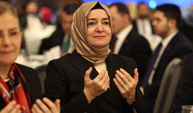 İddia: Fatma Betül Sayan Kaya 2,2 milyar lirayı iade etti!