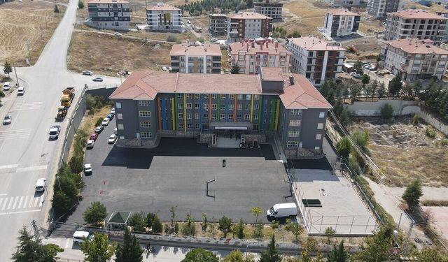Pursaklar’daki okulların fiziki şartları yenilendi