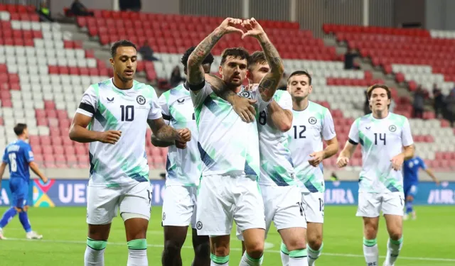 Olaylı İsrail - İrlanda maçında futbolculardan protesto