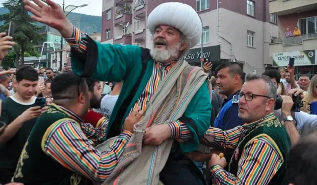 Kayyum esprisi yapan ünlü oyuncu ifadeye çağırıldı