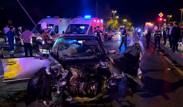 Maltepe’de iki otomobil çarpıştı: 2’si ağır 11 yaralı