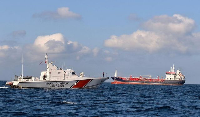 Silivri açıklarında batan gemi için arama kurtarma çalışmaları sürüyor