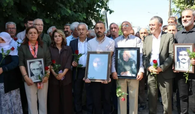 Musa Anter mezarı başında anıldı: ‘Bir tohum ekti şimdi bu tohum büyüyor’