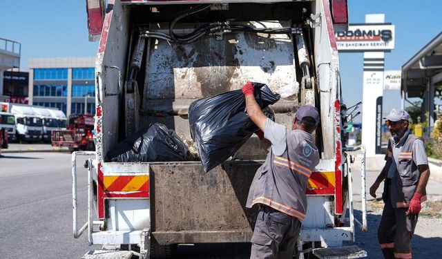 Etimesgut Belediyesi'nden Şaşmaz Oto Sanayi'nde kapsamlı temizlik çalışması