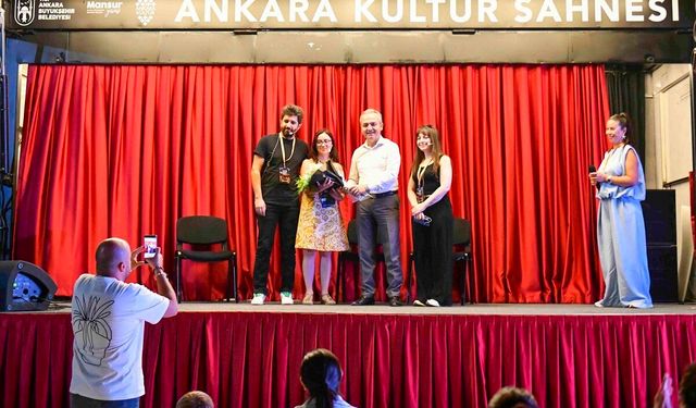 Seğmenler Parkı’ndaki tiyatro buluşmalarında son gün