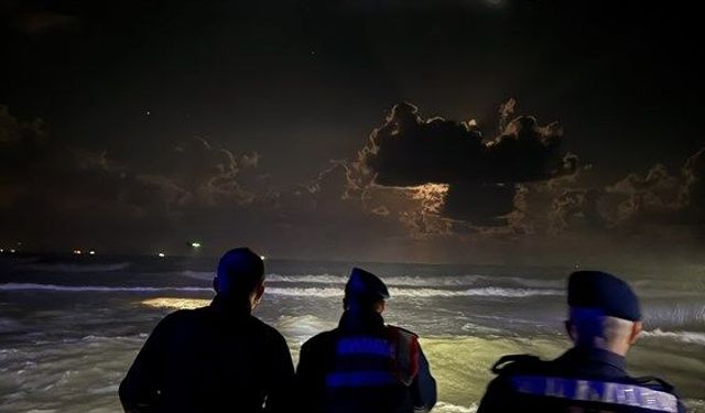 Sinop'ta tekne alabora oldu: 1 polis ölü, 1 polis kayıp