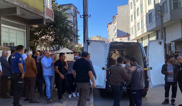 Tekirdağ'da tartıştığı eşini öldürüp, sabaha kadar başında bekledi