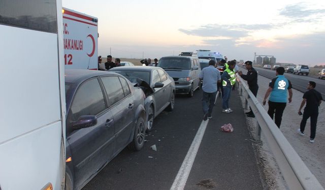 Aksaray-Konya yolunda kum fırtınası: Zincirleme kazada çok sayıda yaralı var