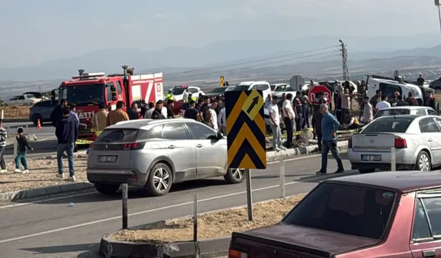 MHP’li milletvekilinin konvoyunda kaza: 1 ölü, 4 yaralı