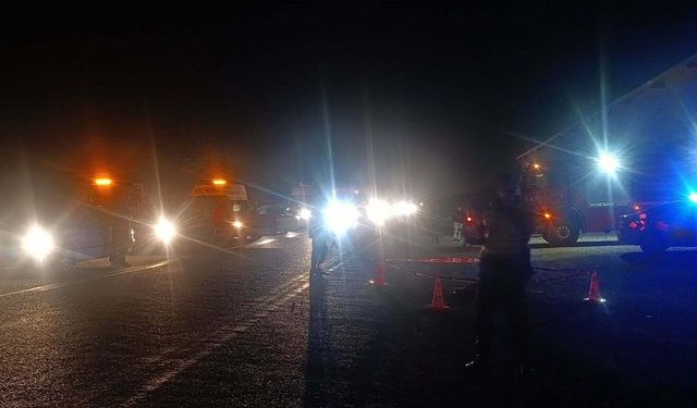 Minibüs yayalara çarptı; aynı aileden 2 kişi öldü, 2 kişi yaralandı