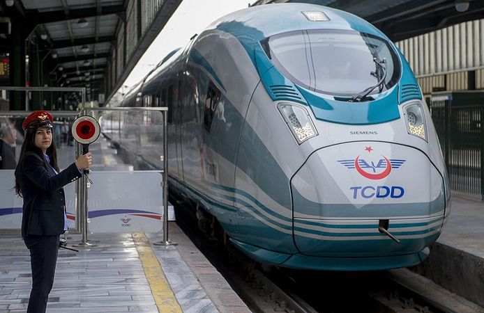 Tren biletlerinde yeni dönem: Yer açılması halinde otomatik bilgi gönderilecek