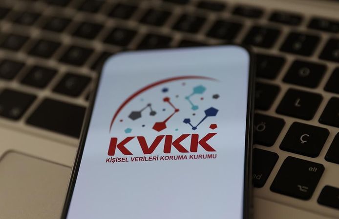 KVKK devreye girdi: İzinsiz SMS atan şirkete 1 milyon lira ceza