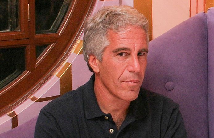 Epstein belgeleri: Andrew ve Epstein dansçı kadından 'üçlü ilişki' talep etti