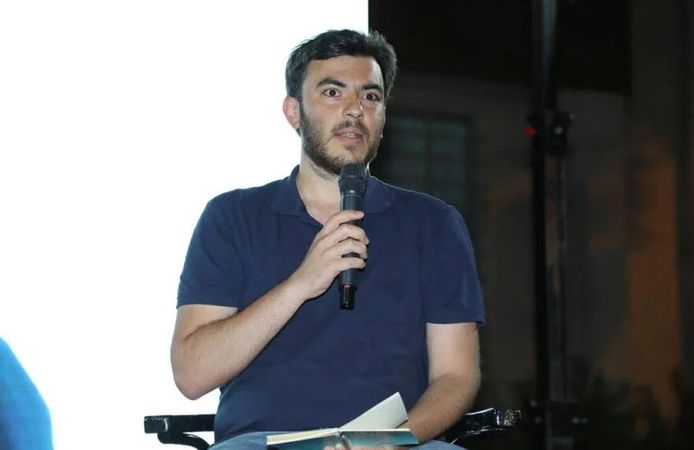 Tutuklanan gazeteci İsmail Arı'dan mesaj: 'Gazeteciliğe sahip çıkın'