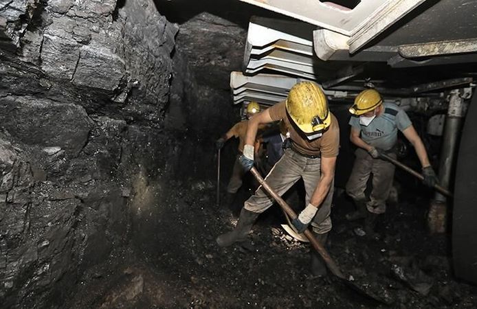 Maden ocağında göçük: 2 işçi yaşamını yitirdi, göçük altındaki işçiler aranıyor