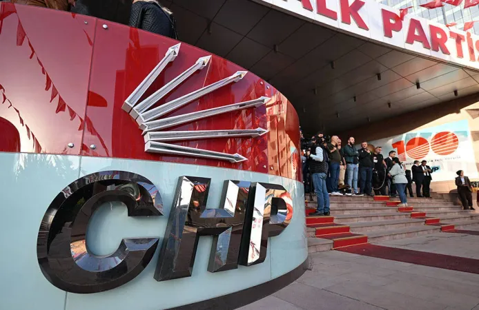 Ereğli Belediye Meclisi'nin 6 üyesi, CHP'ye geçti