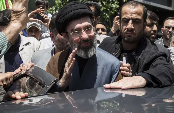 İran basınından dikkat çeken iddia: Ali Hamaney'in oğlu yeni lider oldu