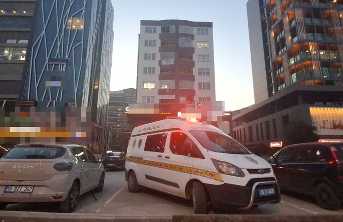 Bursa’da güzellik merkezinde 2 kişi başından vurulmuş halde bulundu