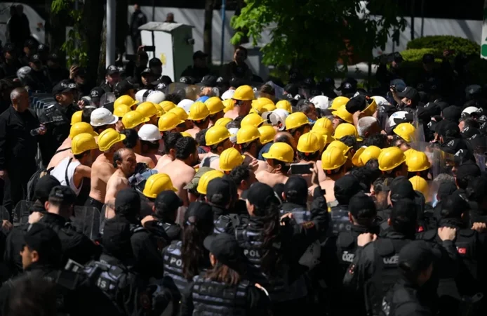 Resul Emrah Şahan'dan açlık grevindeki madencilere destek