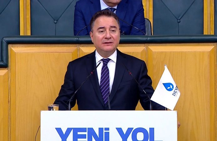 Ali Babacan ekonomi kurmaylarını eleştirdi: Beceriksizlerin hep bir bahanesi var!