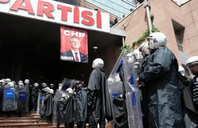 CHP’de mutlak butlan kararının ardından istifa: 'Darbenin parçası olmayı kabul edemem!'