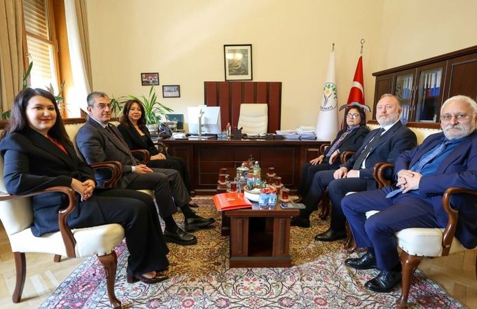 CHP'den DEM Parti'ye 'ara seçim' ziyareti