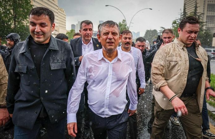 Cemal Enginyurt’tan 'yeni yol' paylaşımı: ‘Özgür Özel liderliğinde ‘Yürüyüş’ başlasın’