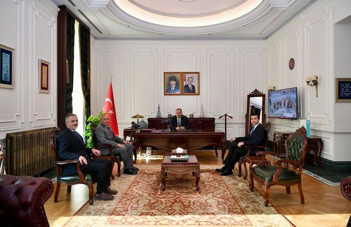 Basın İlan Kurumu Ankara Bölge Müdürü Atakan Çelik’ten Ankara Valisi Yakup Canbolat’a ziyaret