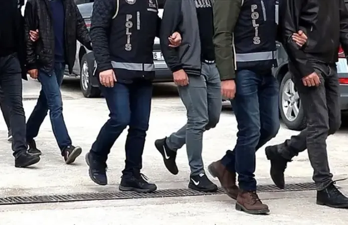 Antalya'da rüşvet operasyonu: Narkotik ve Koruma şube müdürü dahil 6 kişi tutuklandı!