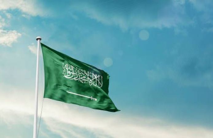 Suudi Arabistan Kral Fahd Havalimanı'na saldırı: 1 ölü, 8 yaralı