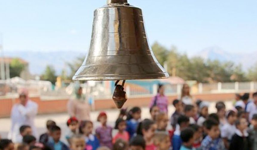 Okullarda yarıyıl tatili için 'karne zili' yarın çalacak