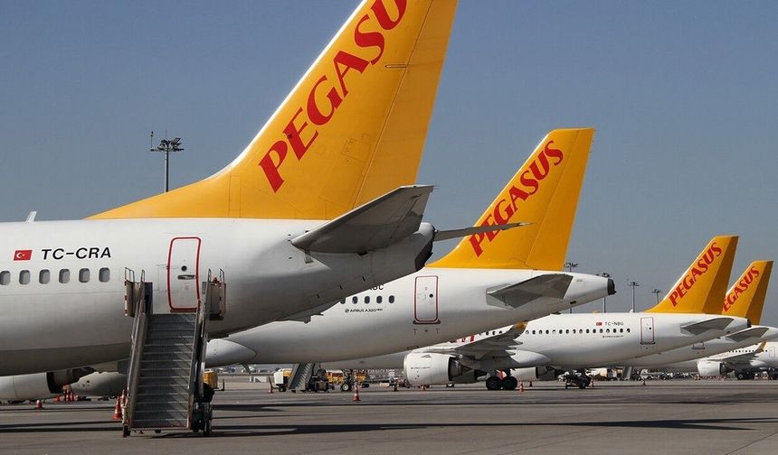 İran’da mahsur kalan Pegasus Havayolları ekibi yurda döndü