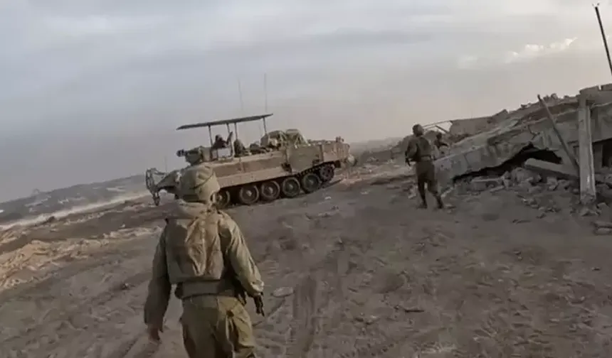 İsrail, Şam merkezdeki Mezzeh Havaalanı’nı vurdu