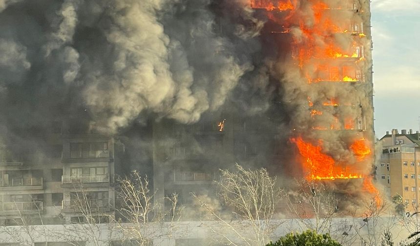 İspanya’daki apartman yangınında 4 kişi öldü, 15 kişi kayıp