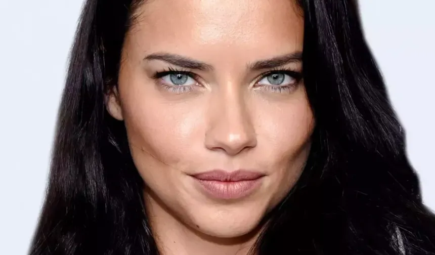 Adriana Lima'nın son hali gündem oldu: Yıllara meydan okuyor!