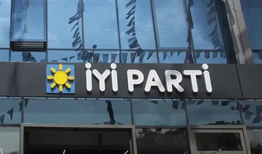 İYİ Parti'de istifa depremi