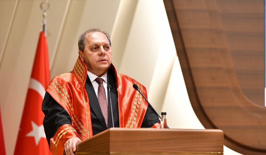 Yargıtay Başkanlığına seçilen Ömer Kerkez, başkanlık cübbesini giydi