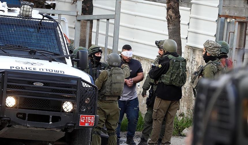 İşgal altındaki Batı Şeria ve Doğu Kudüs'te 25 Filistinli gözaltına alındı