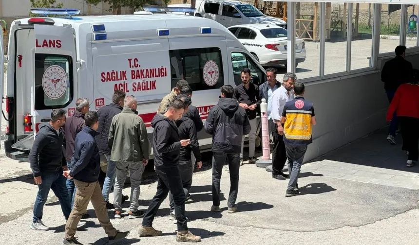 Van Başkale'de askeri araç devrildi: 6’sı ağır 11 yaralı