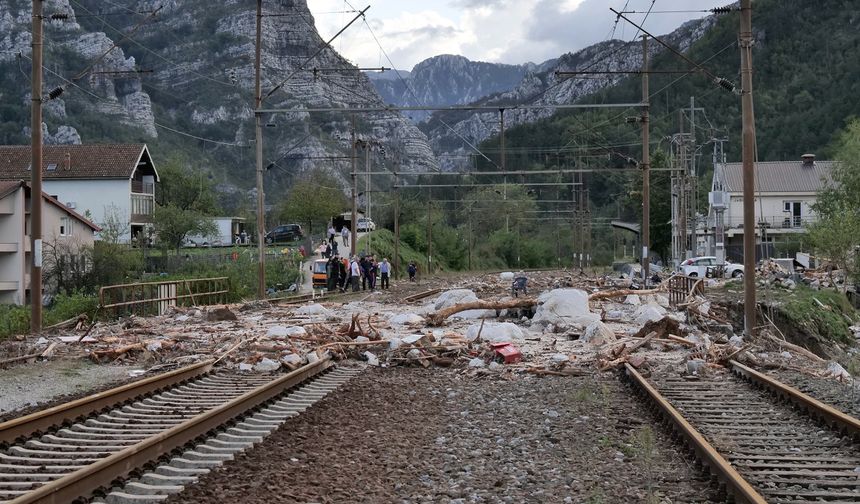 Bosna Hersek'teki sel: Kent sular altında kaldı