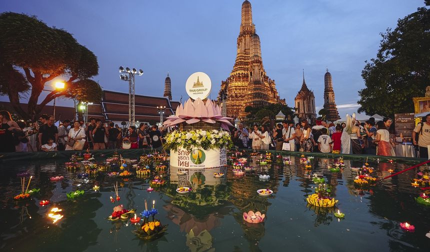 Tayland'da Loy Krathong festivali düzenlendi