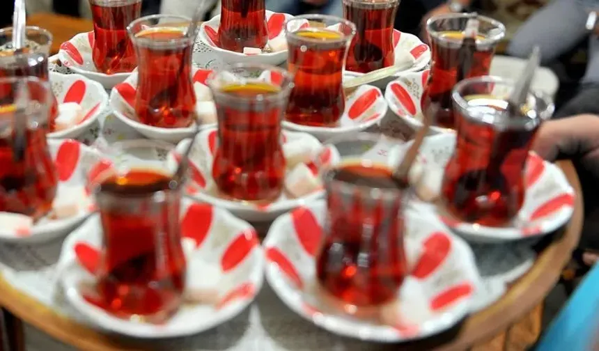 Çayın gerçek faydası bardağa değil, demliğe bağlı