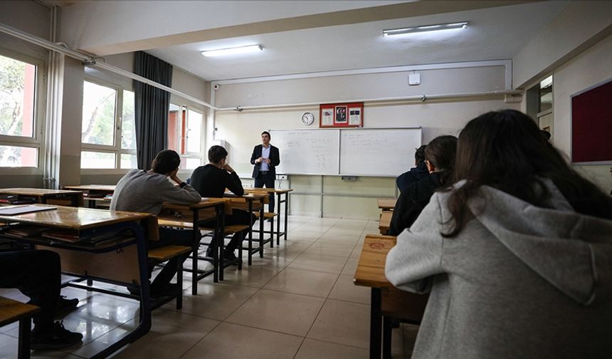 KPSS kalktı AGS geldi: Öğretmen atamalarında yeni dönem başlıyor!