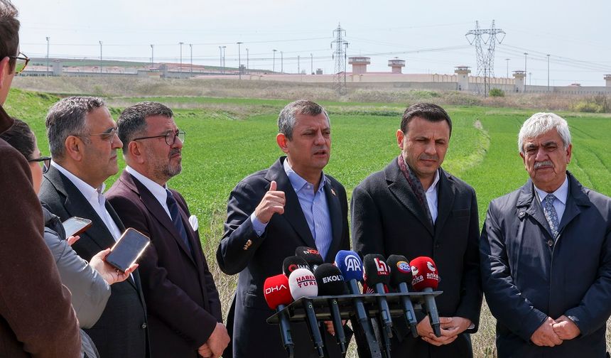 Özgür Özel Ekrem İmamoğlu'nu ziyaret ediyor