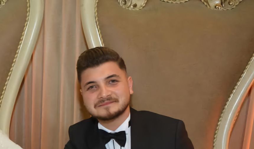 Adana'da tekneyle sürüklenen 5 kişi kurtarıldı; suya düşen Emirhan aranıyor