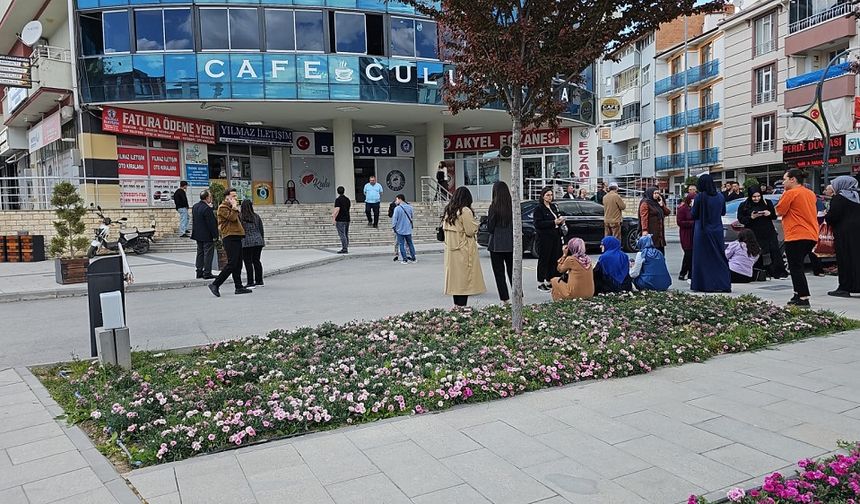 Konya'da 5,2 şiddetinde deprem; Ankara ve çevre illerden hissedildi