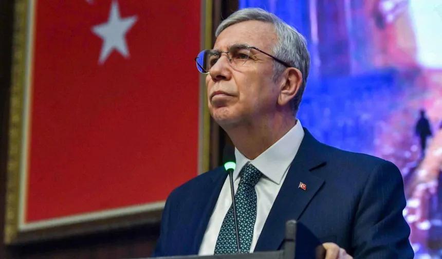 Mansur Yavaş: AK Parti'ye geçenlere rozet, geçmeyene kelepçe